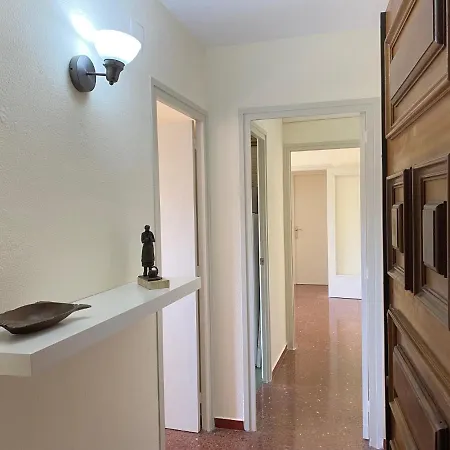 Luminoso Apartamento En Canet De Mar Cercano A La Playa Y A Barcelona Buitenkant foto