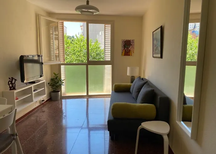 Luminoso Apartamento En Canet De Mar Cercano A La Playa Y A Barcelona