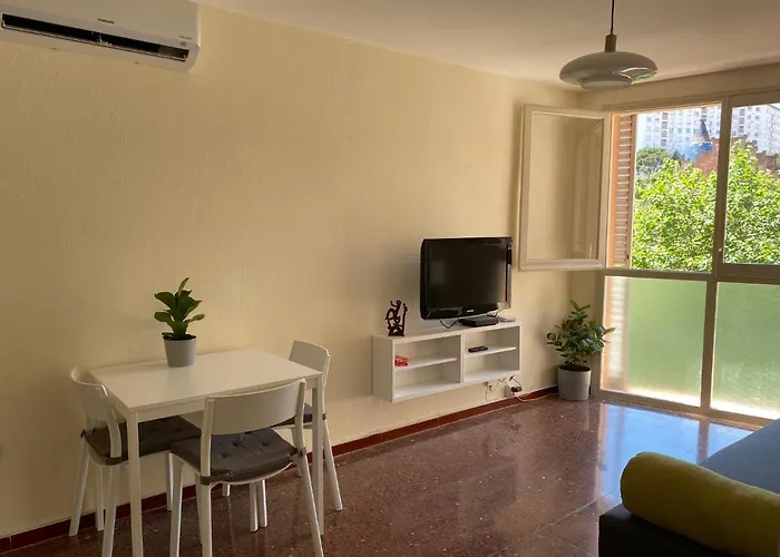 Luminoso Apartamento En Canet De Mar Cercano A La Playa Y A Barcelona