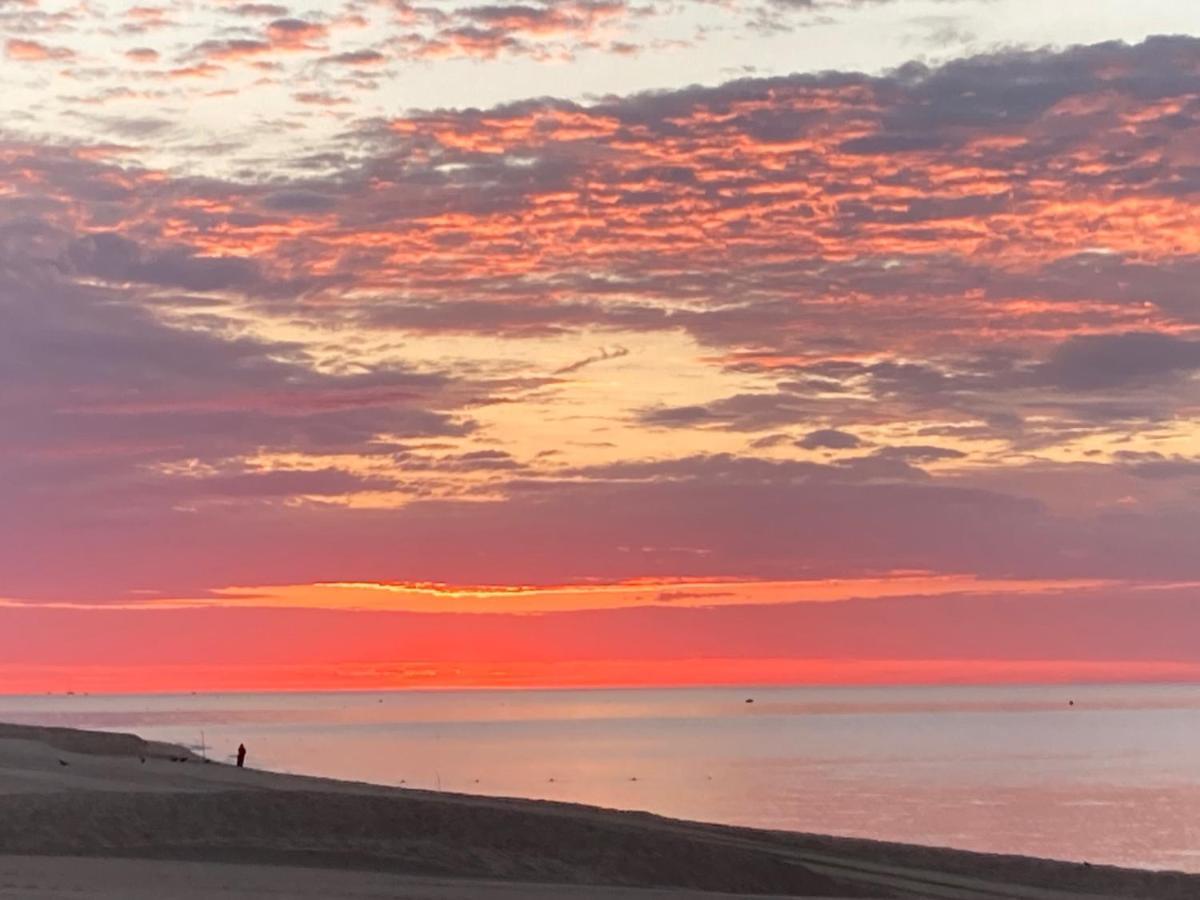 Luminoso En Cercano A La Playa Y A Barcelona *